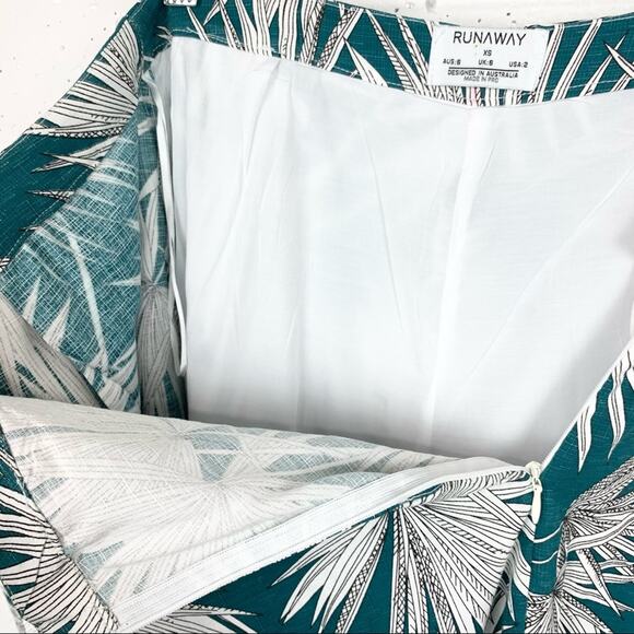 Runaway Australia Womens Tropical Print Thigh Split Pants Palm Tree Green Size 2 - Picture 9 of 10